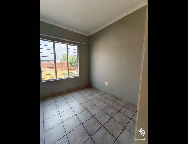 2 BEDROOM TOWNHOUSE TO LET IN VAALPARK